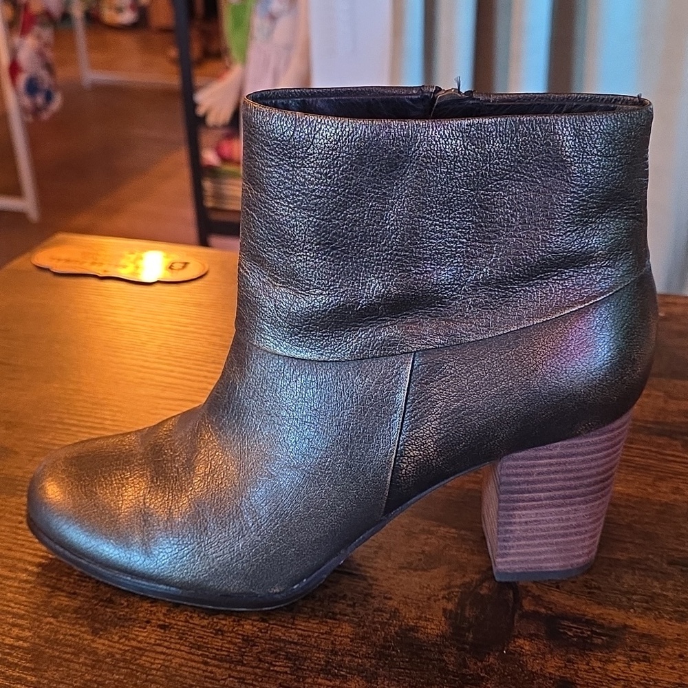 New Cole Haan Nike Air Cassidy Comfortable Bronze Ankle Boots - Picture 2 of 9